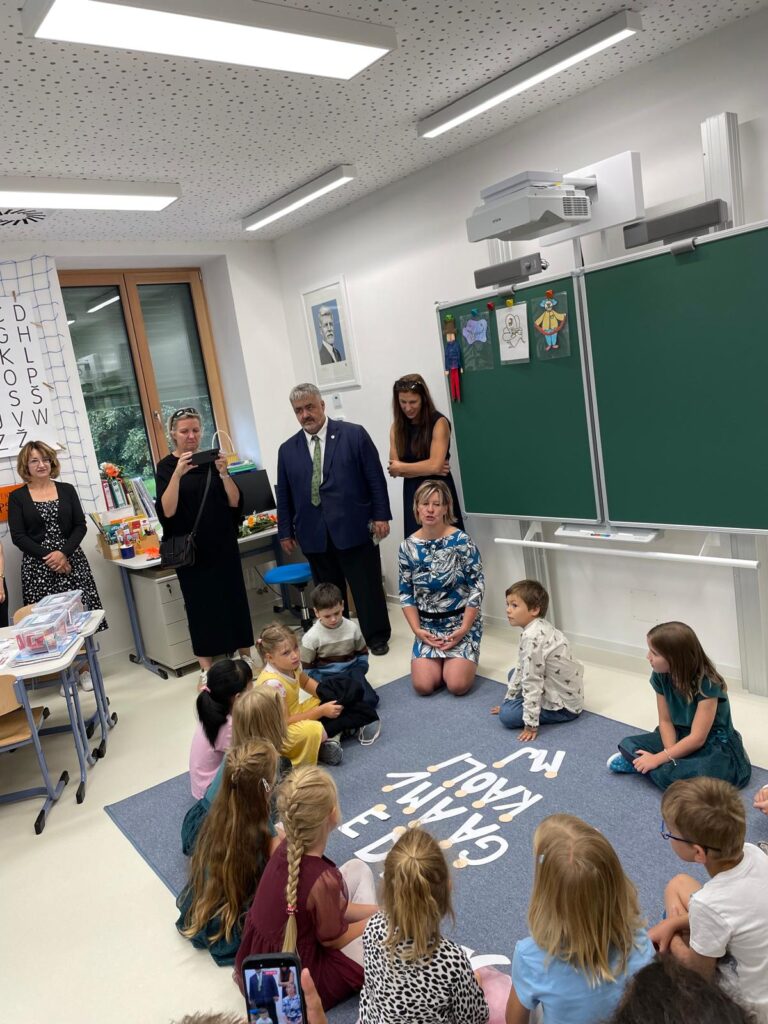 Začít spolu ve škole otevřené po 46 letech